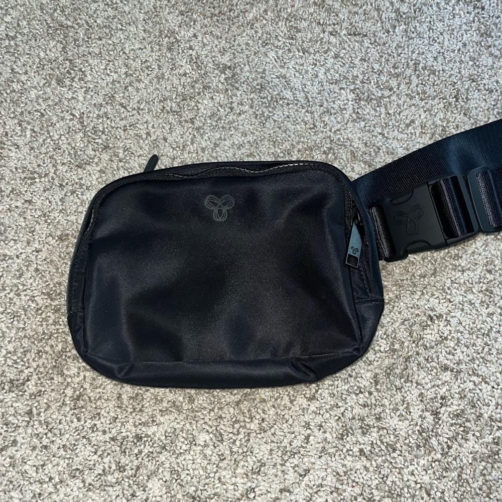 Artizia TNAction belt bag